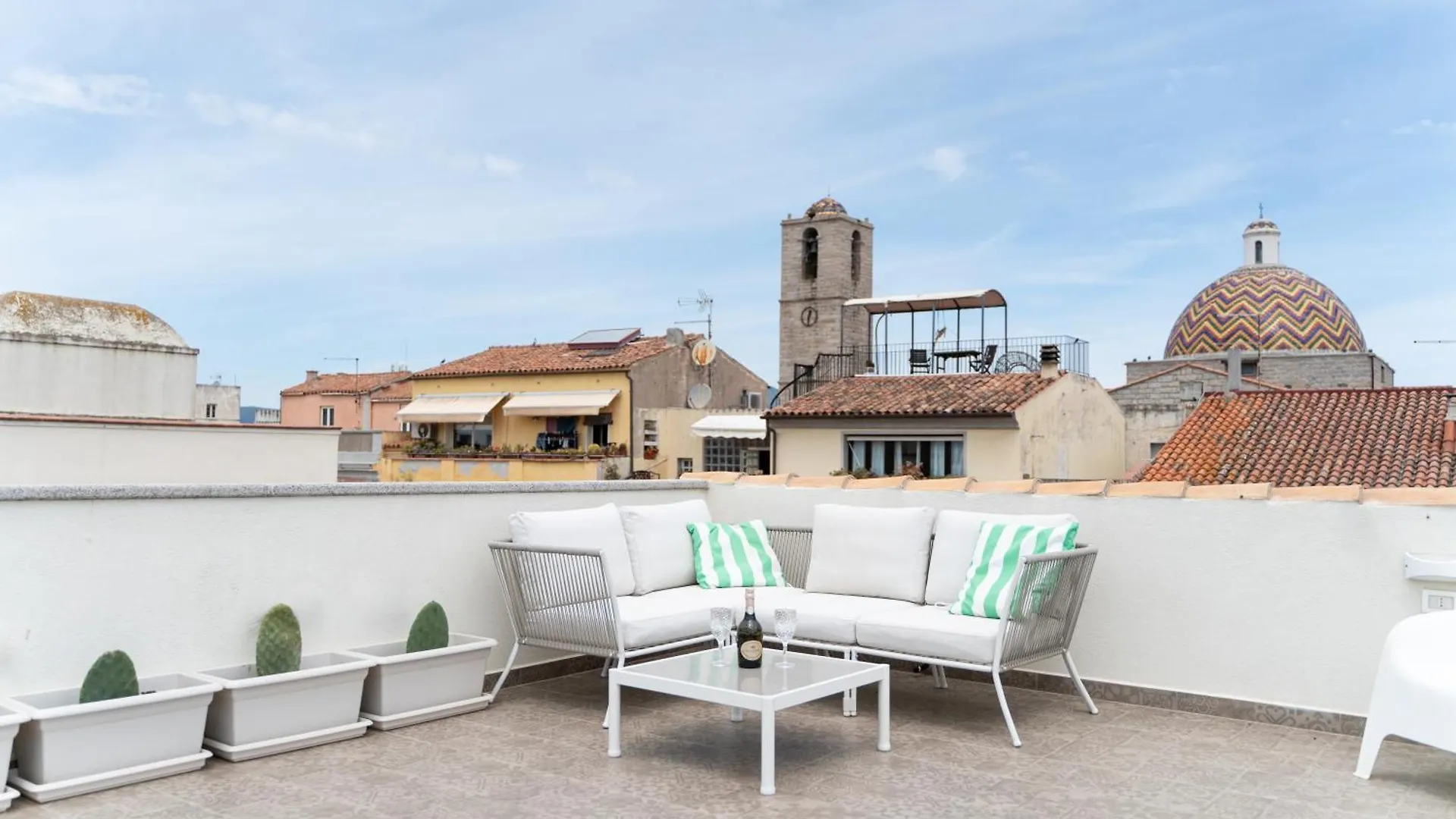 Palazzo Iolei - Zia Gigetta Hotel Olbia Italy